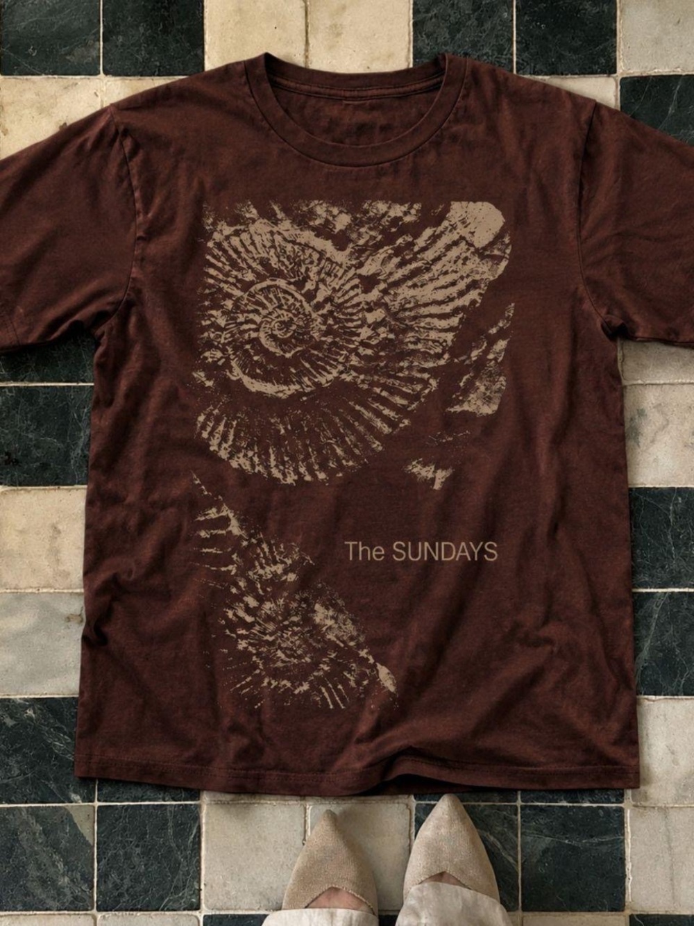 Gildan Brown Short-Sleeve Tee with Tan Fossil Graphic